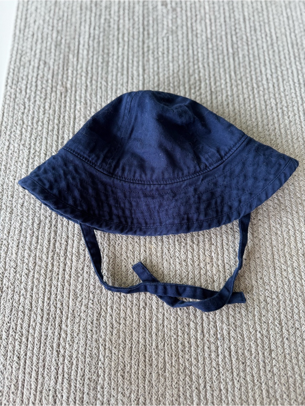 Hanna Andersson Navy Blue Baby Bucket Hat with Chin Ties Size XS 3-12 Months